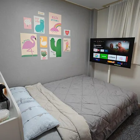 Guesthouse Private Room Near Metro